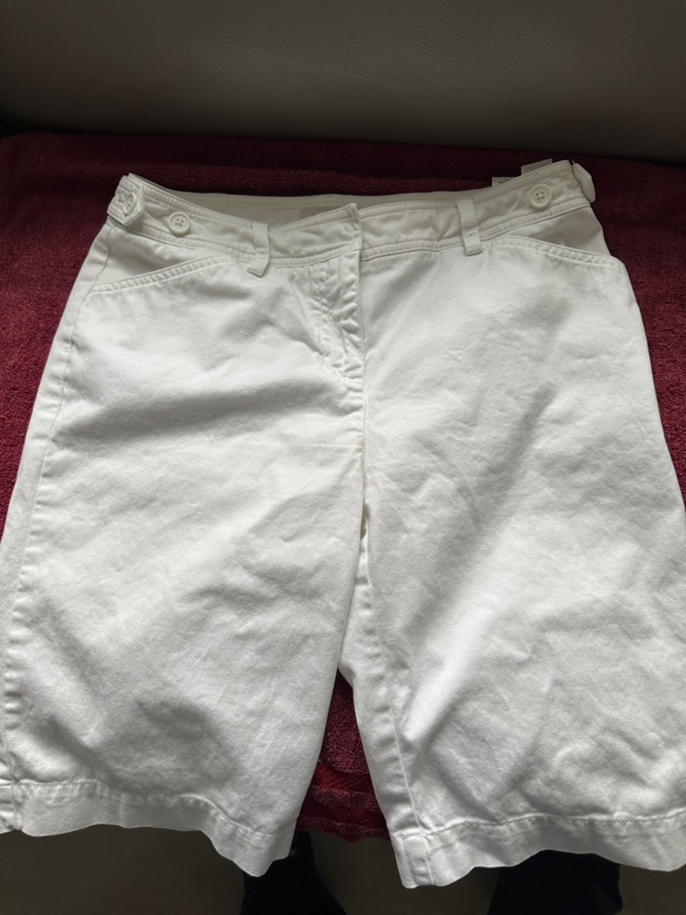 Jones New York White Stretch Shorts size 4
